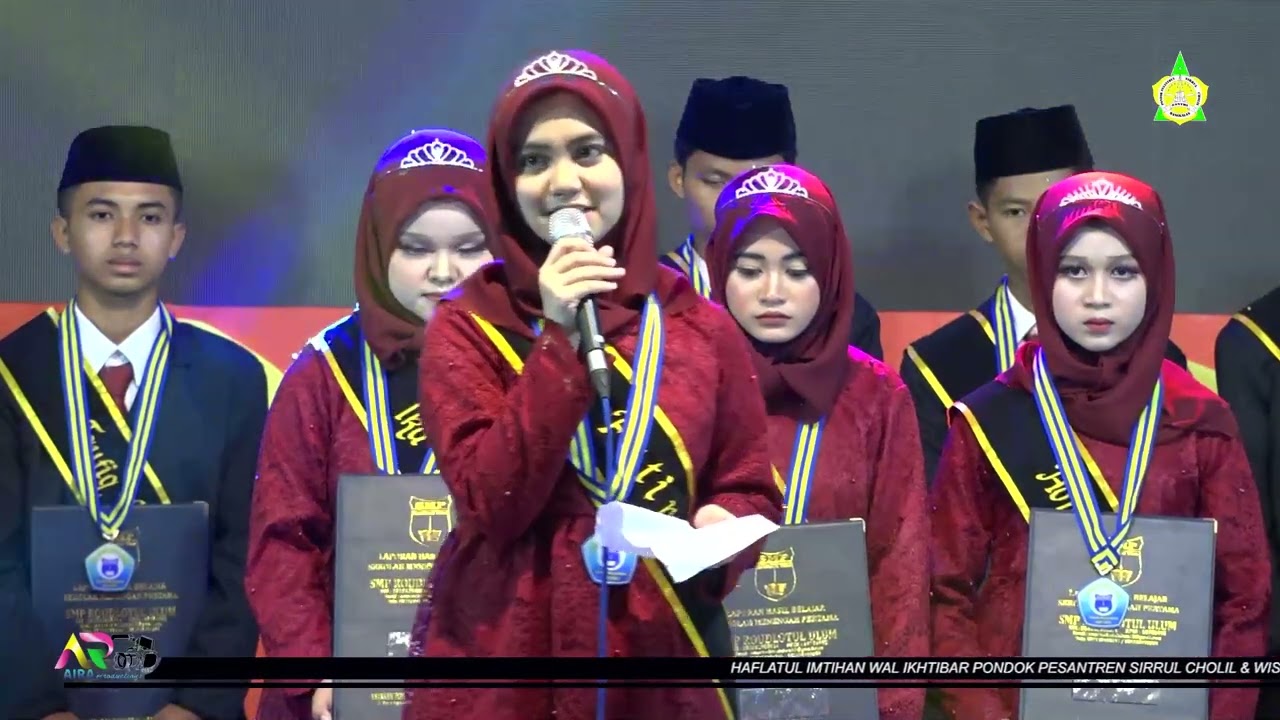 berat berpisah_ wisuda smp raudlatul ulum_pondok pesantren sirrul_