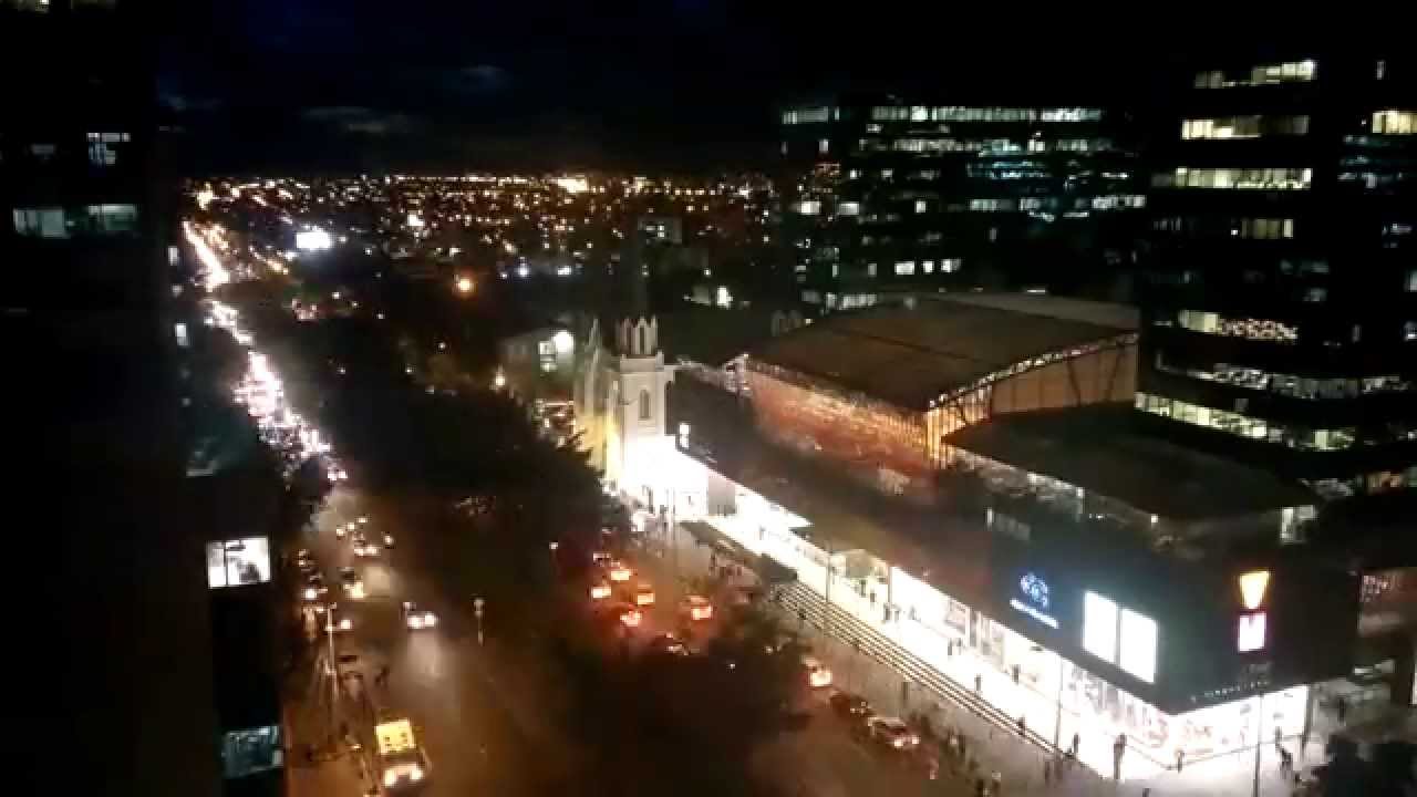 Anochece en Bogot&aacute;, desde @mejorandola