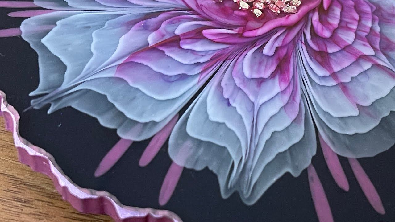 Stunning 3D bloom coasters #resin #diy #tutorial #epoxy #craft #trending #creative #art #resinart