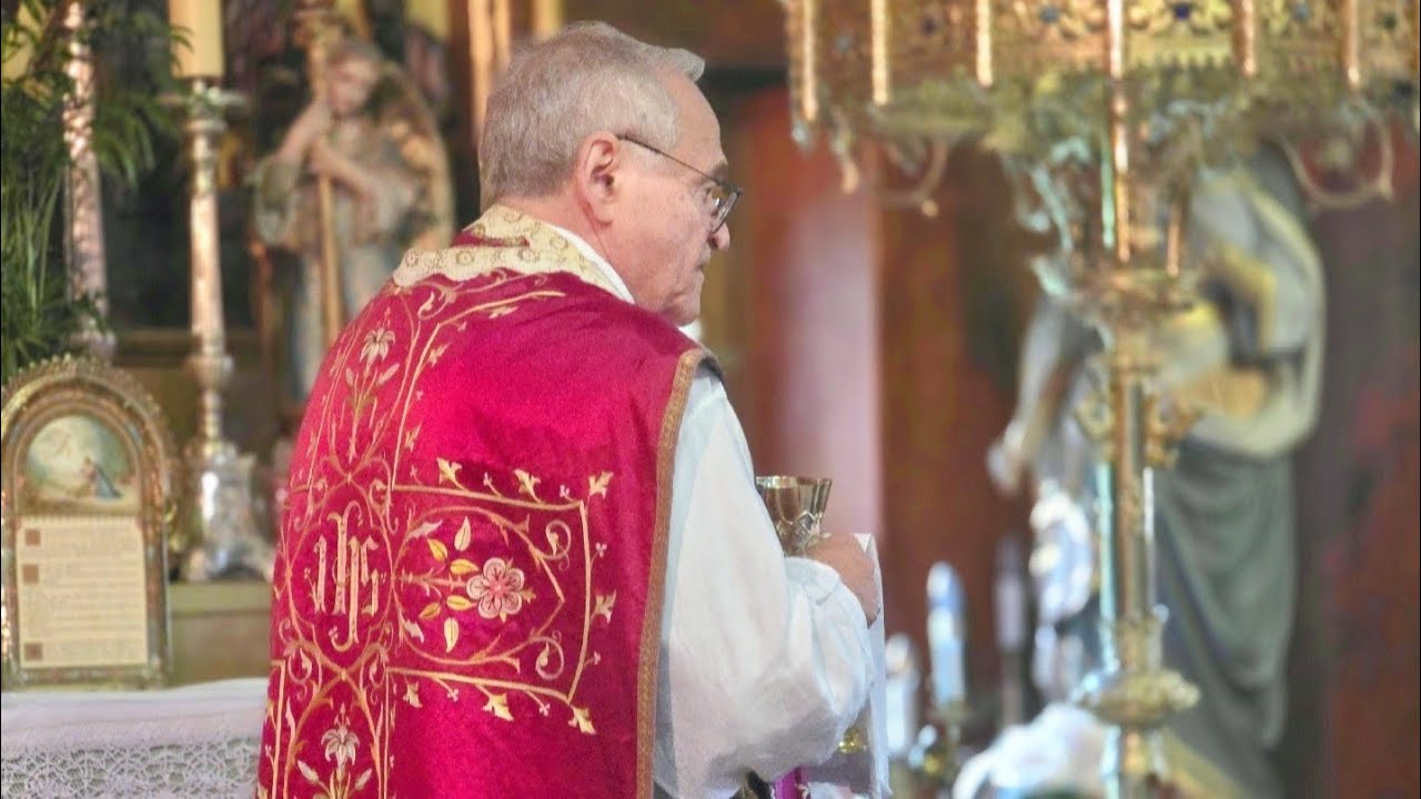 CARDINAL SARAH,  en P&Eacute;NITENCE &agrave; la GRANDE CHARTREUSE 