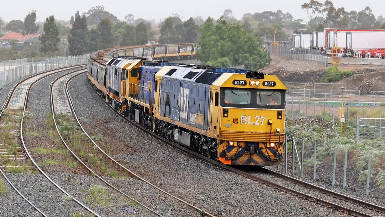 20 Minutes of 13 TRAINS across Melbourne