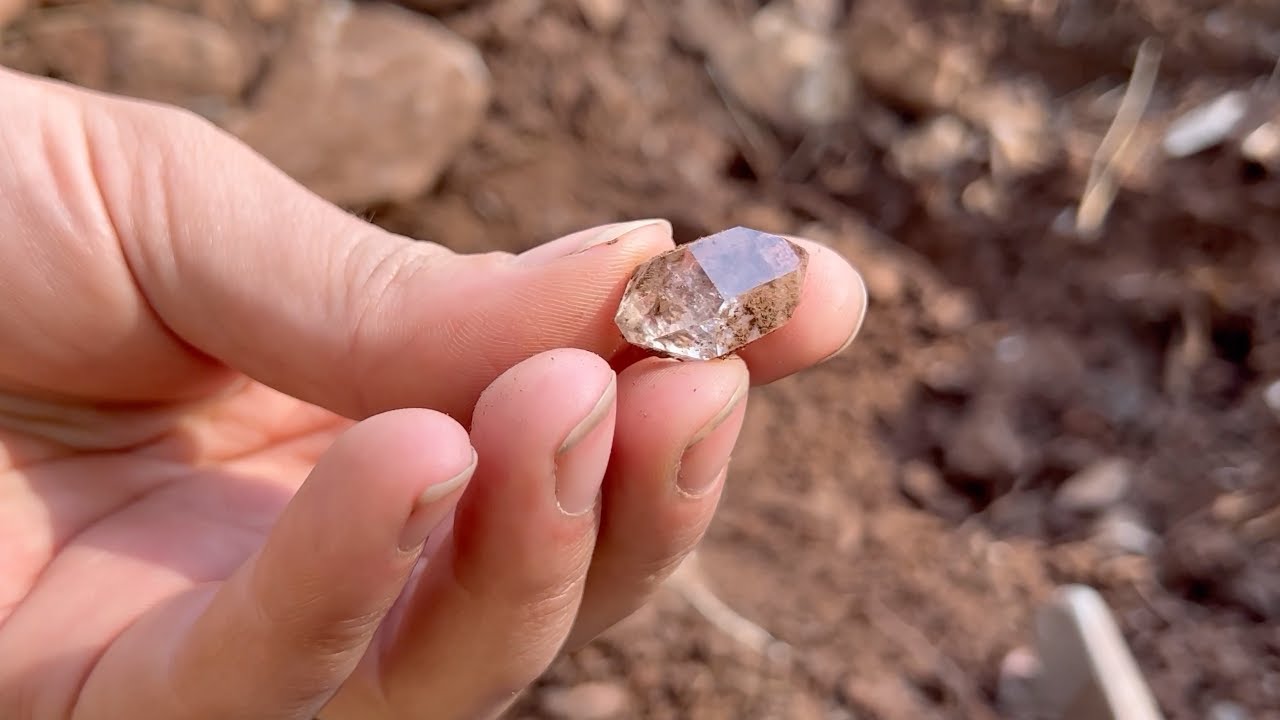 Magic Miners Dig Diamonds in Arizona