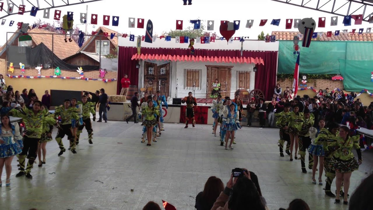 baila caporal... 4to cientifico...