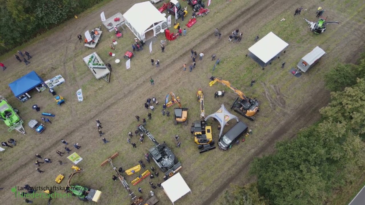 Mähboote, Mähroboter und Grabenfräsen im Einsatz