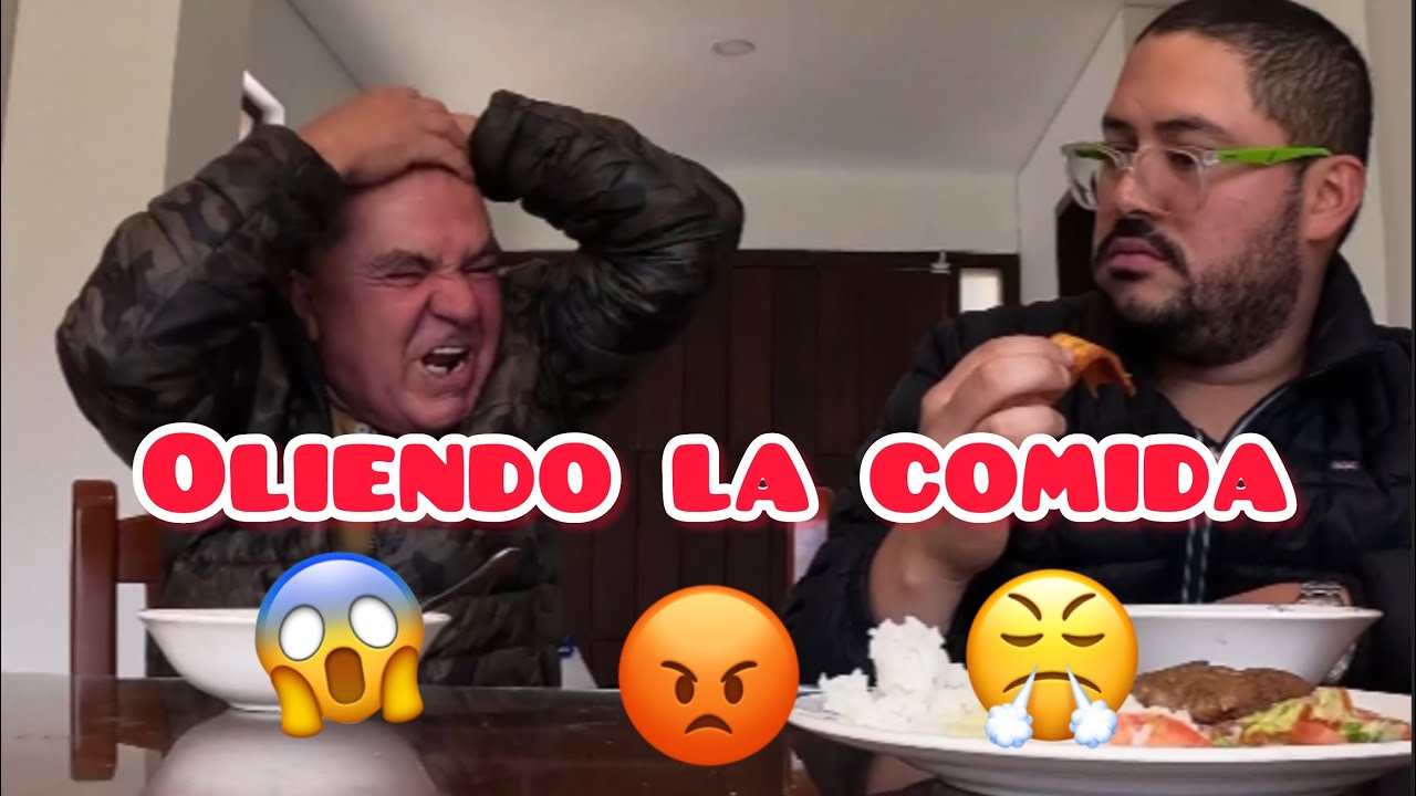 Broma oliendo la comida😅🤣