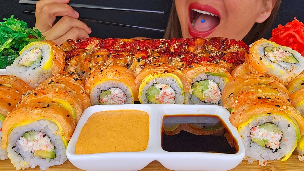 SALMON MANGO ROLL BAKED LION KING SPECIALTY SUSHI ROLLS ASMR MUKBANG OMAD EATING NOISES BIG BITES