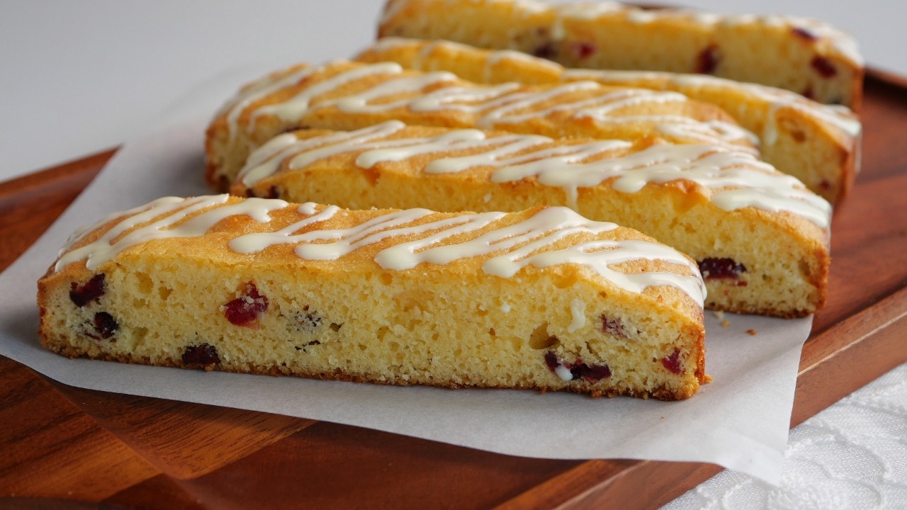 【ホワイトチョコで作る濃厚♡ブロンディー】失敗しないコツも紹介♪ Easy White Chocolate Blondies | Fail-Proof Recipe