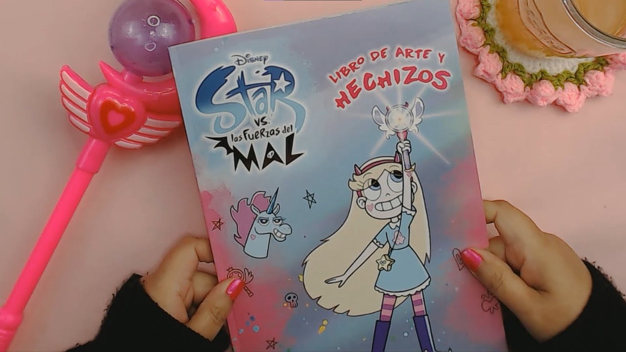 Probando libro de arte de Disney de Star vs las fuerzas del mal