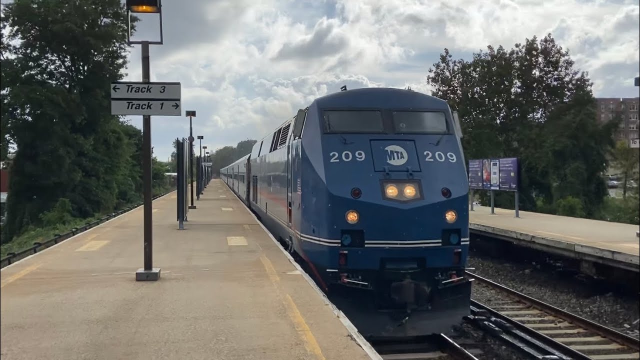 MTA Metro North RailRoad: Harlem Line and Wassaic PM Rush Hour @ Mt Vernon West (M3A, M7A, P32)