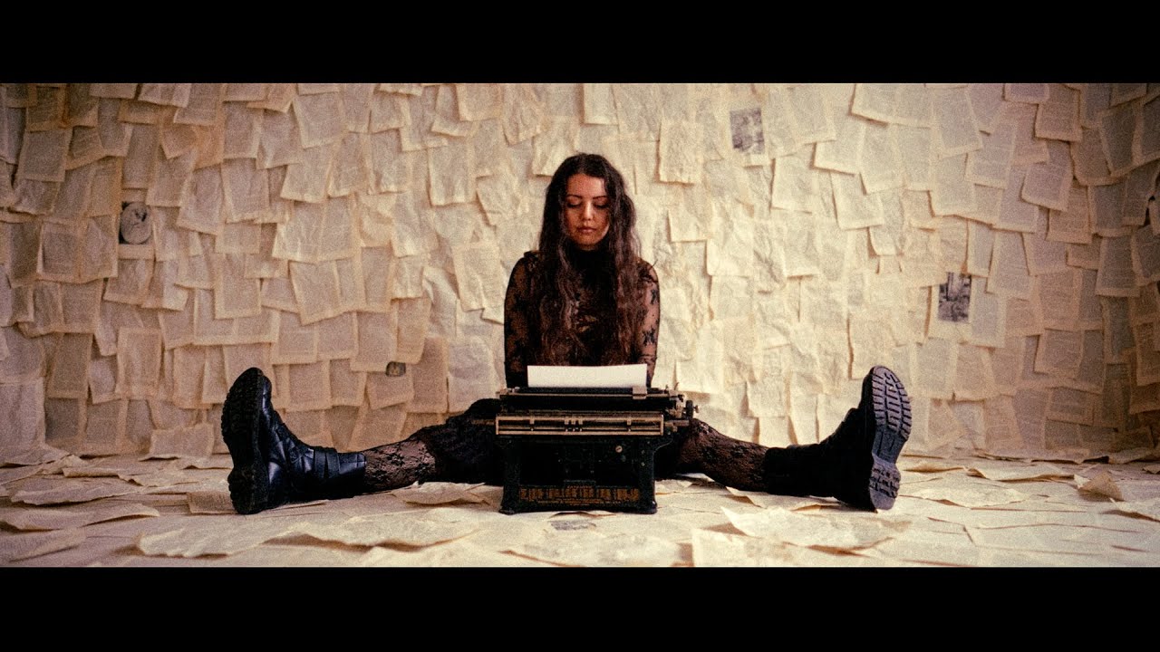 Jayli Wolf - Gold (Official Music Video)