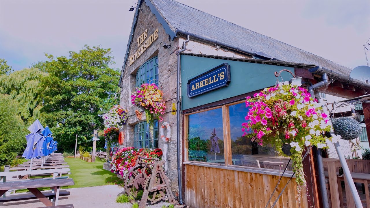 Lechlade 🌿 The Hidden Riverside Village of the Cotswolds