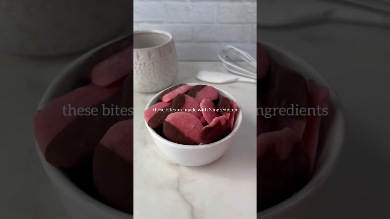 3 ingredient layer and you got these delicious strawberry bites 🤤 recipe on my IG @behindthesnack