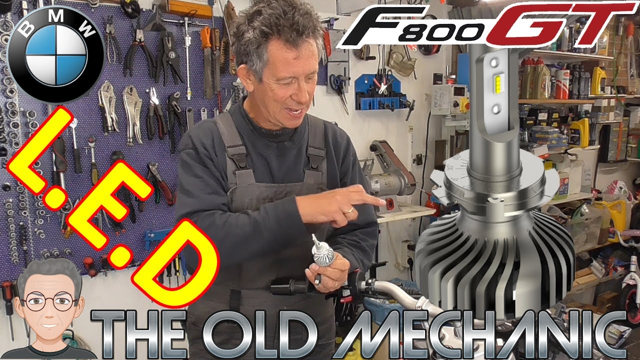BMW F800GT [2014-] Installing a PHILIPS L-E-D bulb.. EASY ? 👨‍🔧---🏍