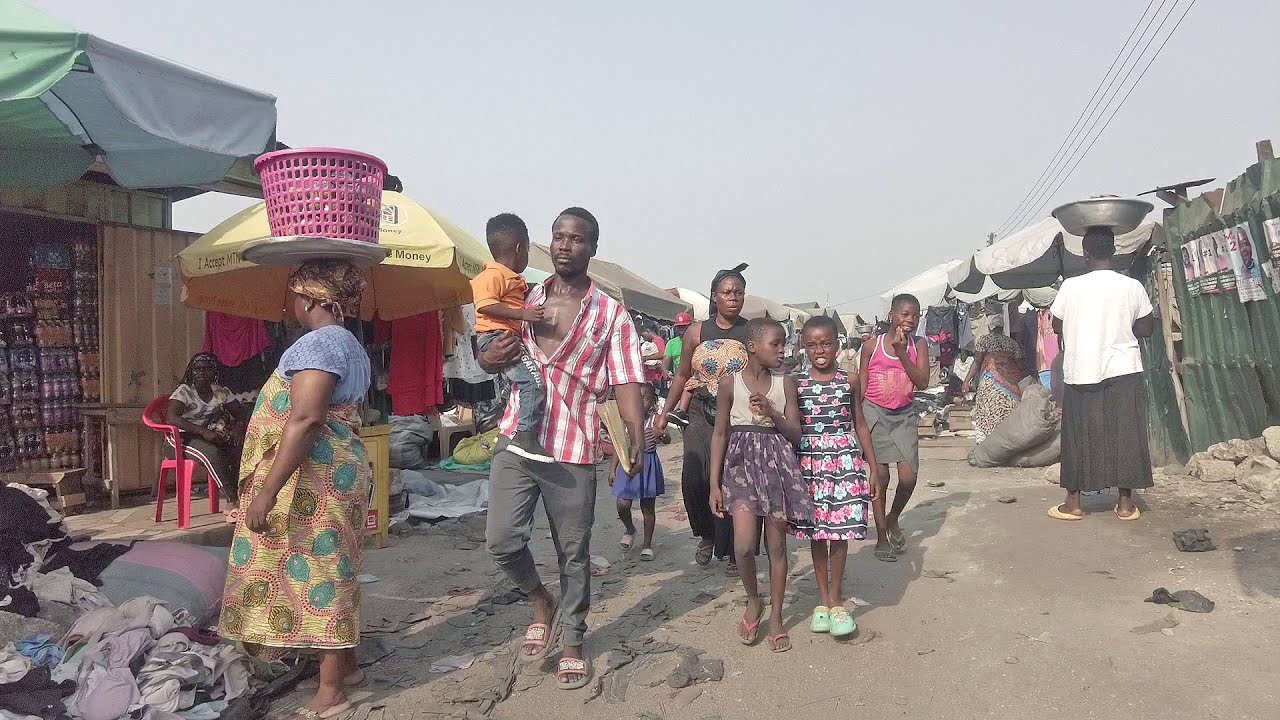 HECTIC LOCAL MARKET IN GHANA ACCRA, AFRICA