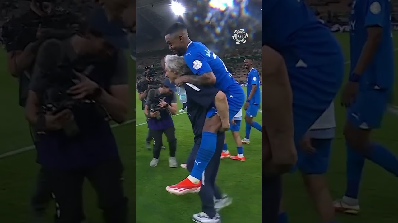 Jorge Jesus carried Malcom after his late winner vs. Al Ahli 😅 #yallaRSL