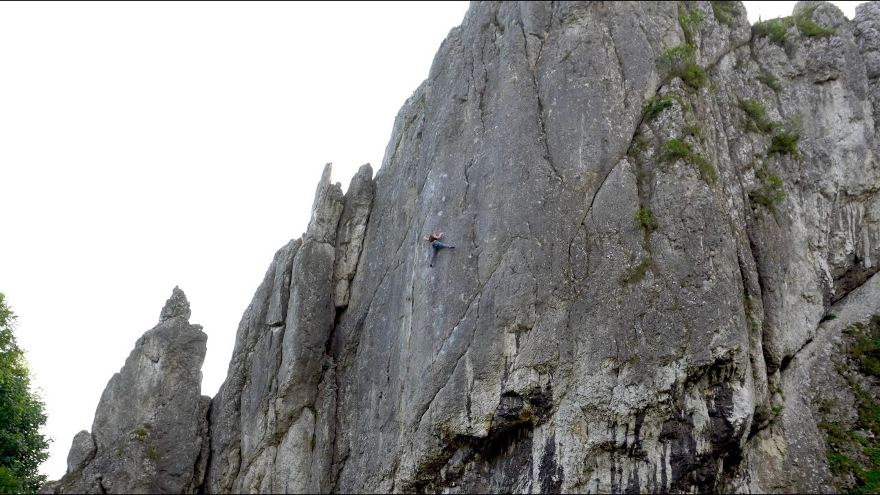 Uncut: Zofia Lorys - Chiński maharadża VI.5 (7c+) | Bolechowice, Poland