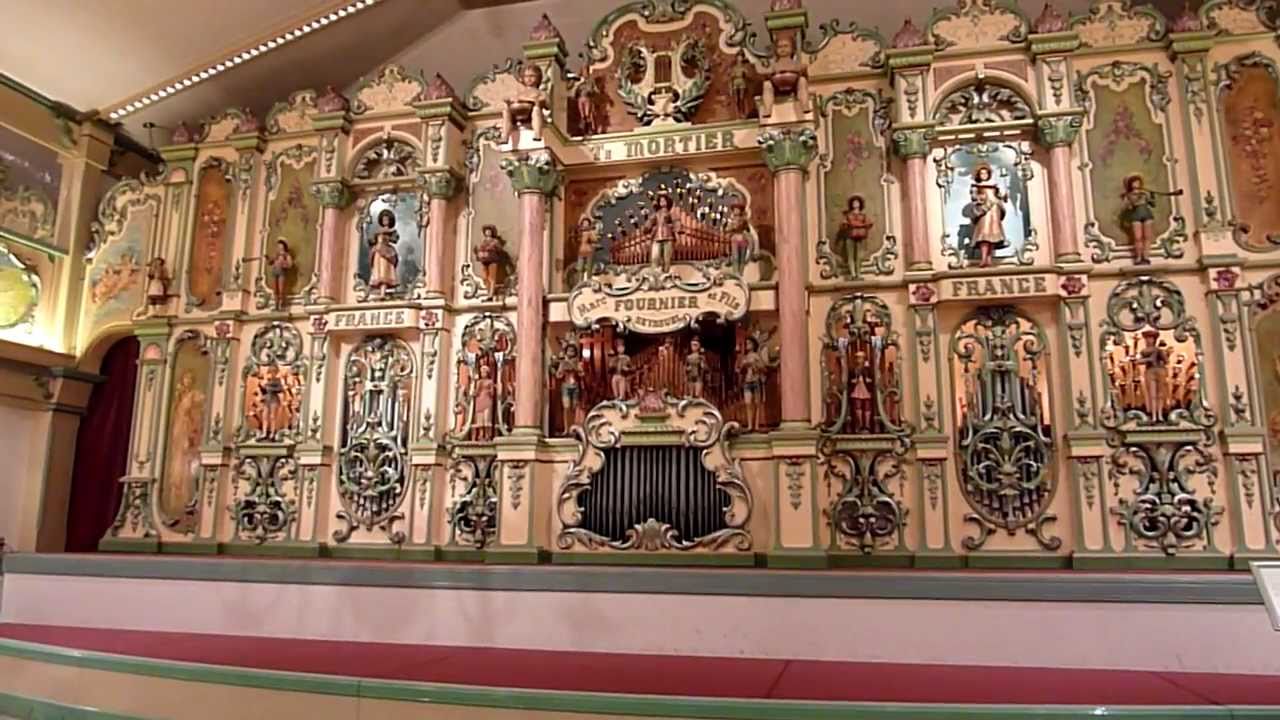 Giant music box