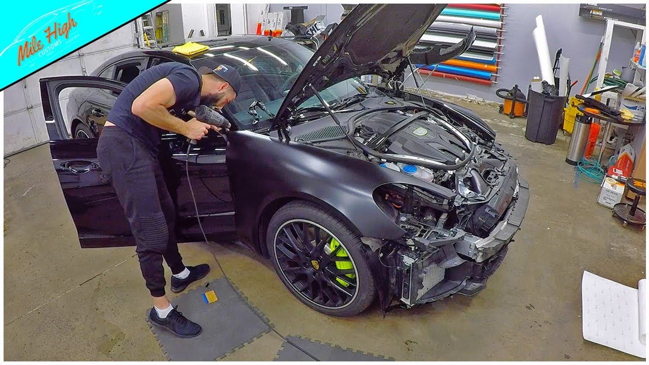 Wrapping a Porsche Panamera in 5 Minutes!