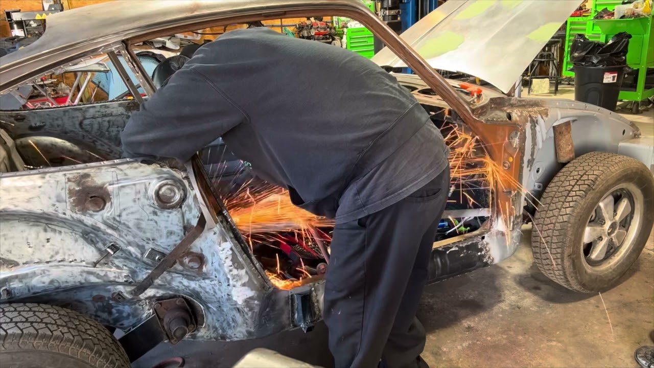 72 Porsche 911T gets a new kidney and inner rocker. DIY saving a classic