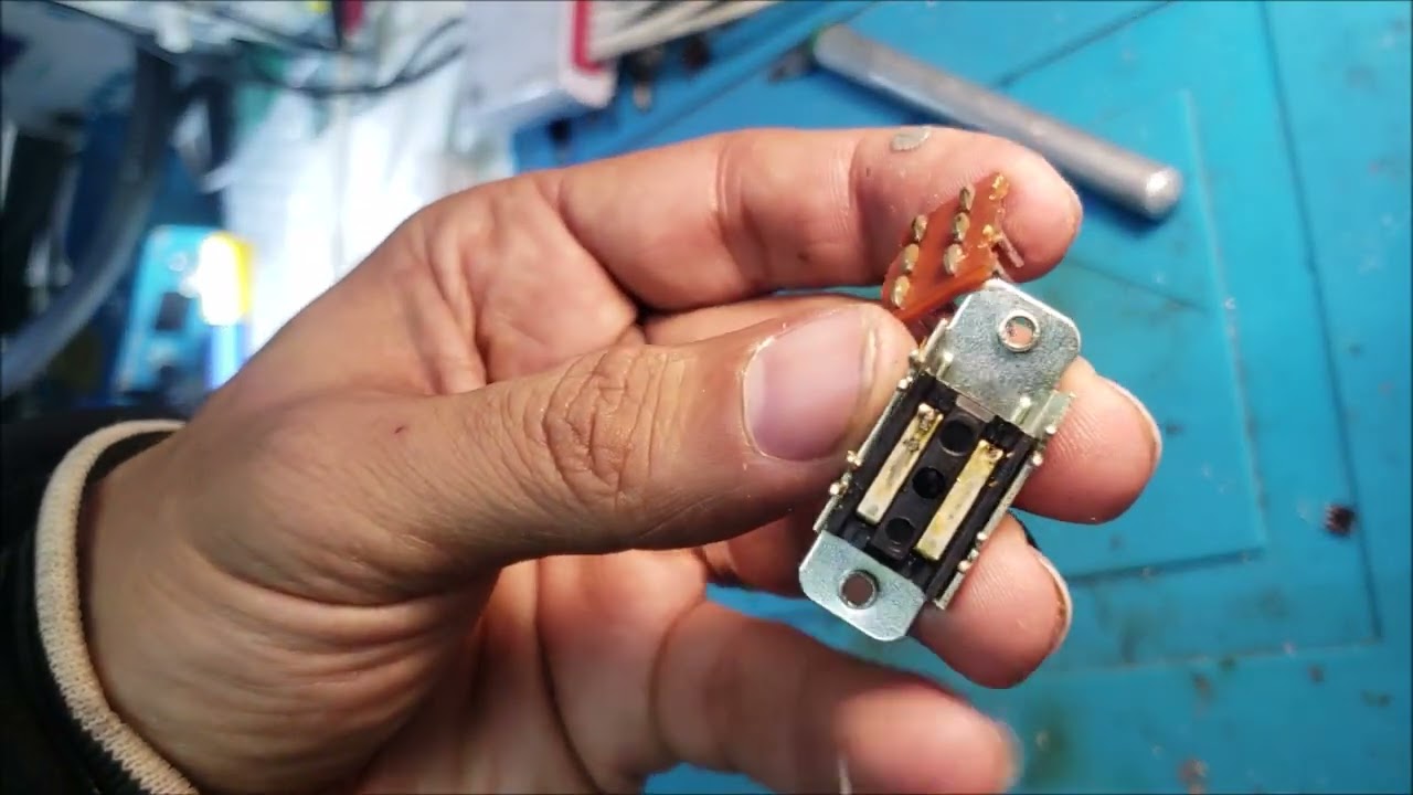 YAMAHA RX 496 receiver  relay clicks on no sound no display