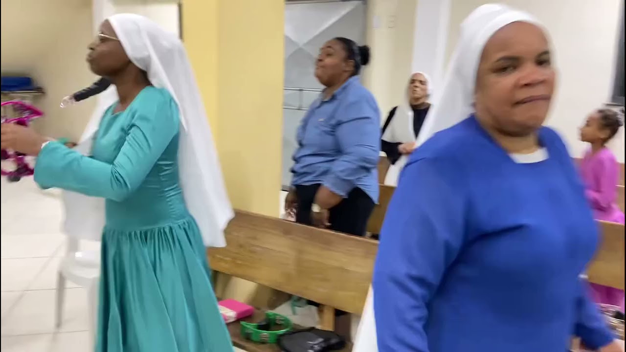 vigília obra em restauração do portão de ferro