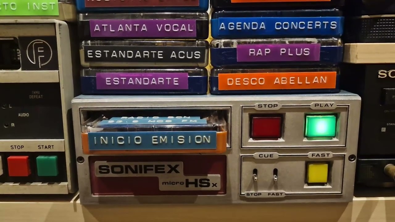 Inicio de emisiones de Radio Barcelona FM, 93.9