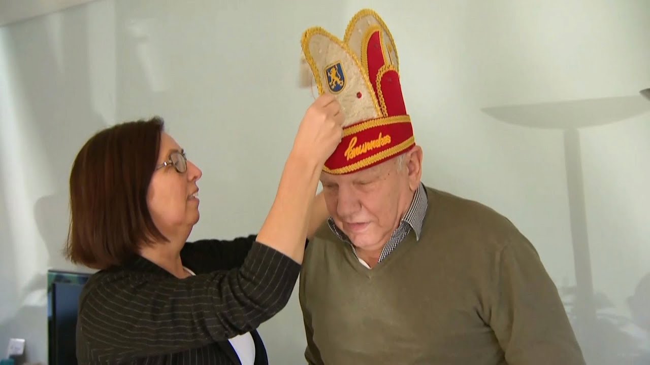 Inge uit Groenlo zorgt ervoor dat alle steken er piekfijn uitzien tijdens carnaval - Carnaval in Ge…