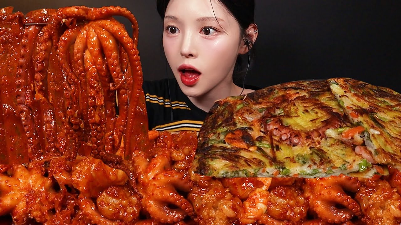 SUB)대창 낙지 새우 왕창 넣은 불닭해물찜 먹방!🔥파전까지 낙곱새 한식 꿀조합 Spicy Steamed Seafood Mukbang Asmr