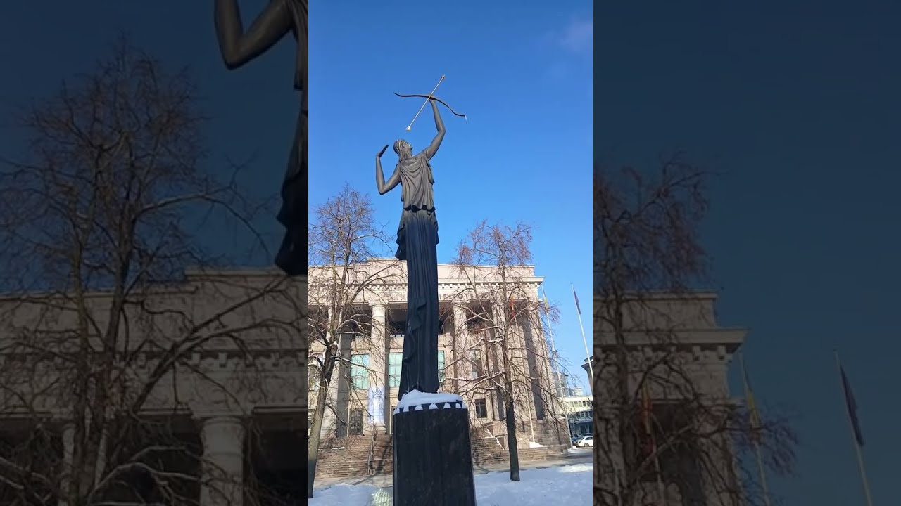 Прогулка по городу Вильнюс  пл.Независимости и Сейм  посещение библиотеки 3.02.26 