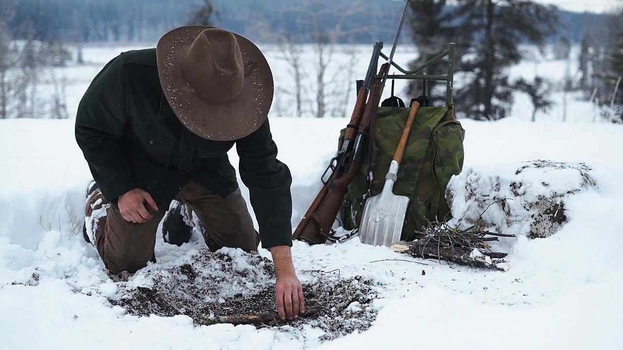 Solo Bushcraft & Winter Hare Hunting - Snow Camp, Wild Bog Tea, Chilcotin Backcountry
