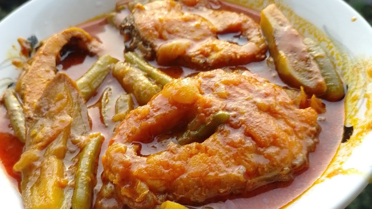 ডাটা আর বেগুন দিয়ে রুই মাছের অসাধারণ রেসিপি