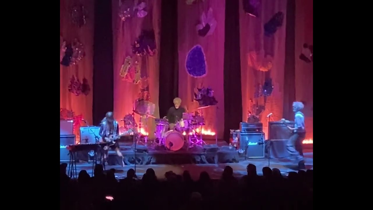 Blonde Redhead - Dr. Strangeluv (Live)