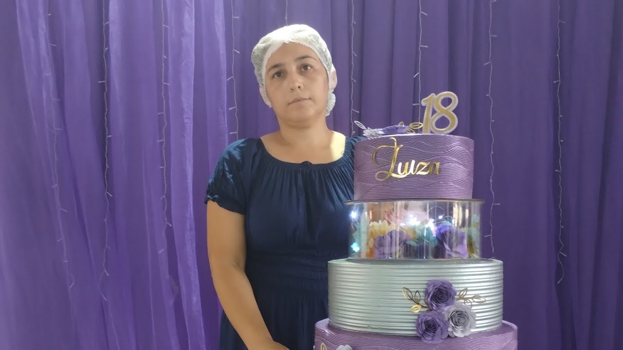 COMO DECORAR UM BOLO APROXIMADAMENTE 180 PESSOAS 4 ANDARES 3 VERDADEIROS  1 FAKE DE ACRÍLICO