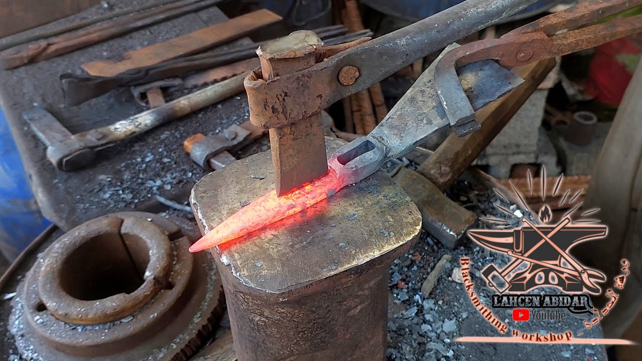تحويل الخردة إلى أداة تنظيف للحديقة / Turning scrap into a garden cleaning tool