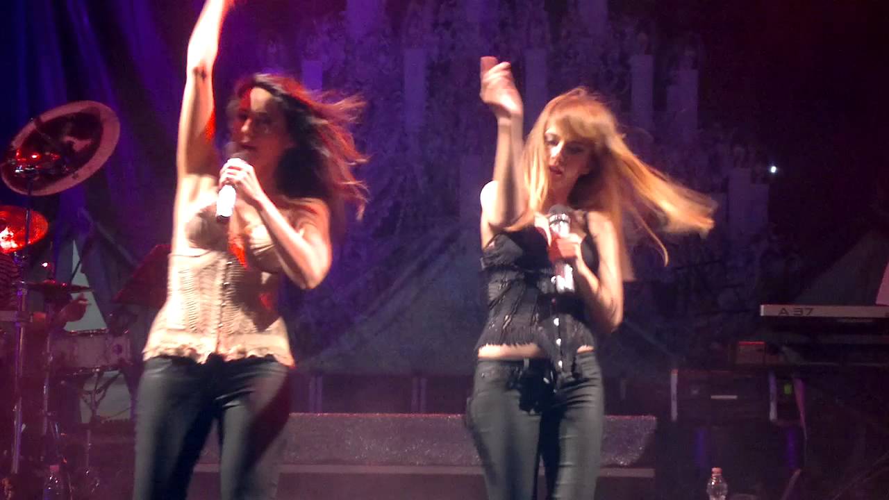PAOLA & CHIARA: Festival live @ Milleluci Tour 2011