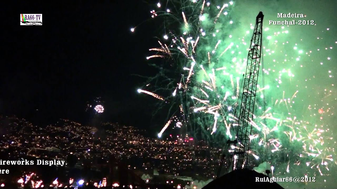 Fogo de Artifício Noite de Fim do Ano Funchal Madeira 2012-2013. New Year`s Eve Fireworks Display.