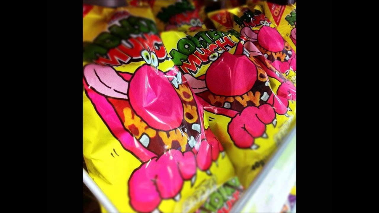 ASMR trigger sounds ~ slowly eating Monster Munch crisps (chips) (high fidelity audio)