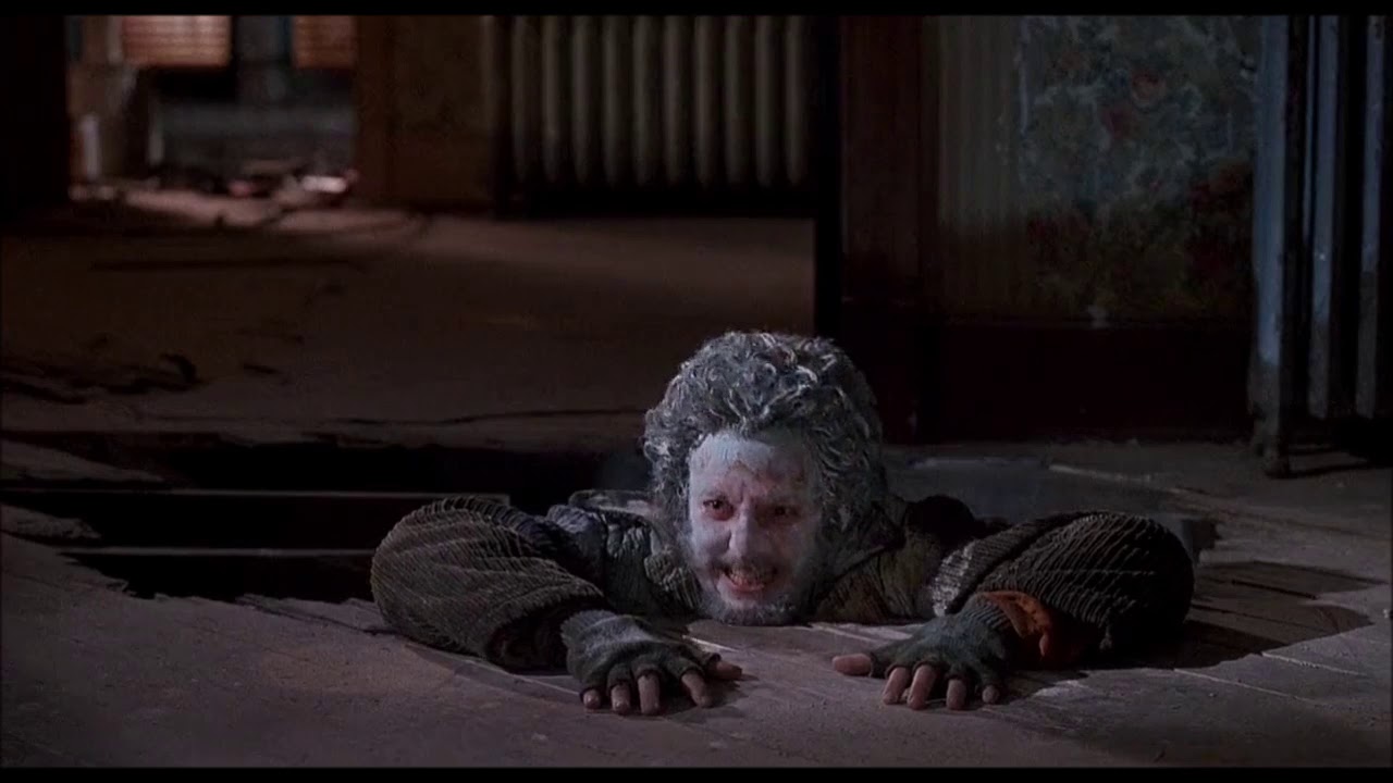 Home Alone 2:Lost In New York (1992) Kid vs Sticky Bandits (5/6)
