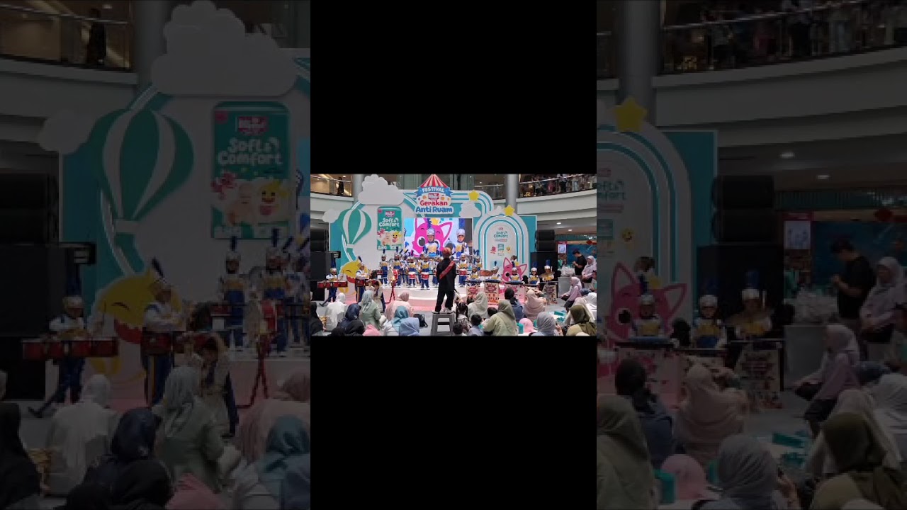 Drumband TK Lestari perform di Margocity Mall Depok