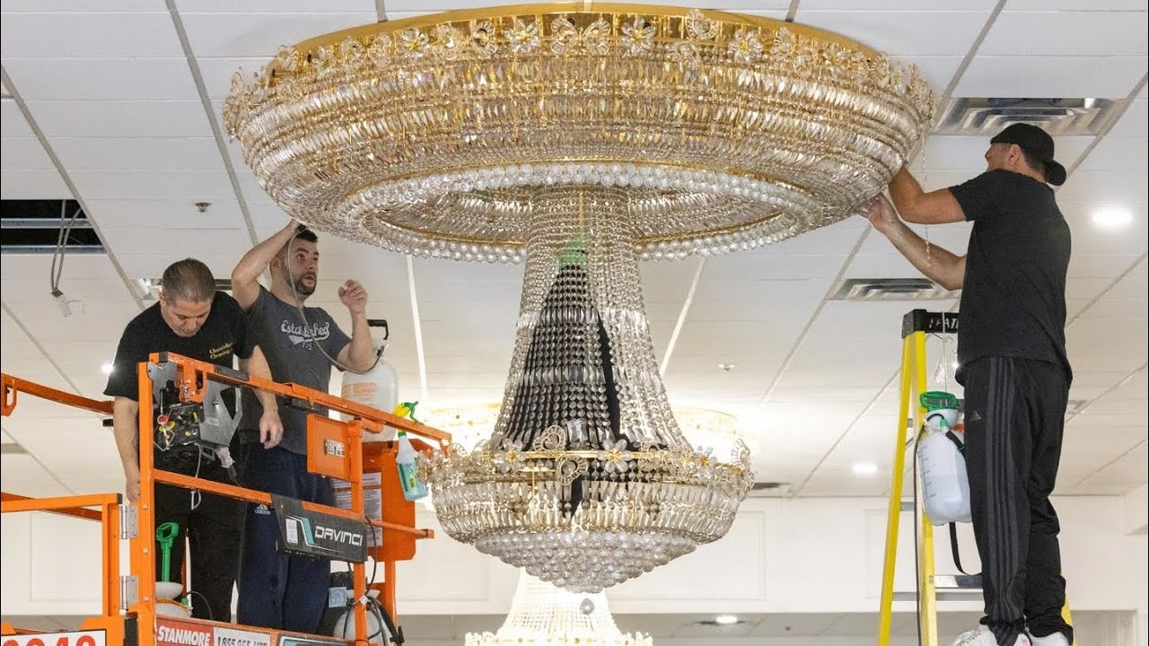professional chandelier cleaning job we did in Toronto 2024