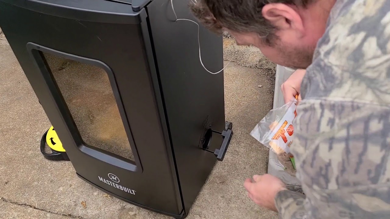 masterbuilt 130s digital electric smoker first use. making delicious smoked food with Are Jay.