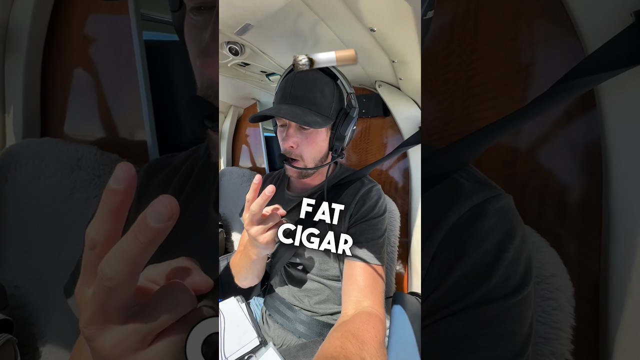🚬 Pilots SMOKING a CIGARETTE while flying an airplane was normal!!!
