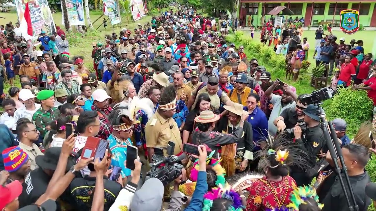 GUBERNUR PAPUA BARAT DAYA HADIRI MUBES II SUKU IMEKKO