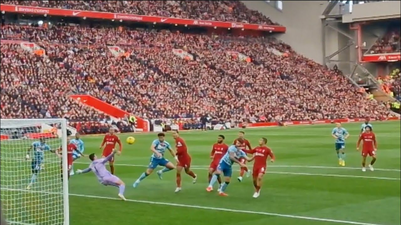 Che Adams Scored In front of The Kop 🤫 Liverpool 3 - 1 Southampton Famous Kop Silenced 🔕 😳