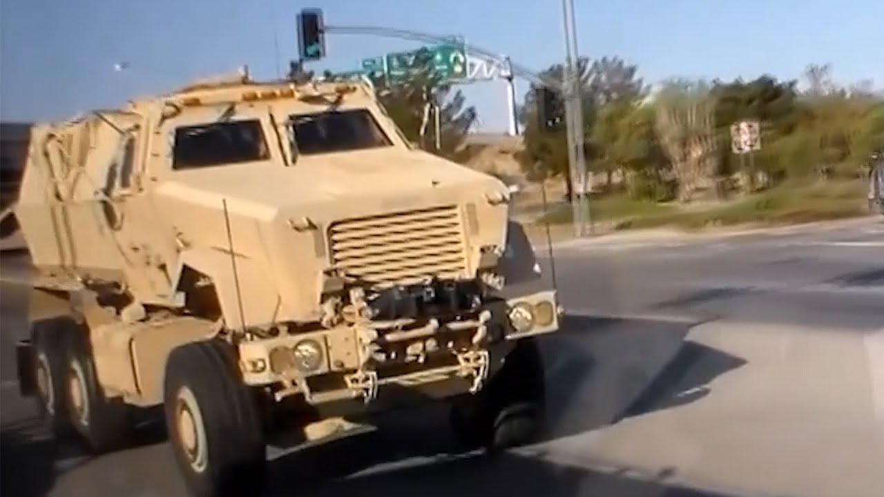 15 невероятных полицейских автомобилей