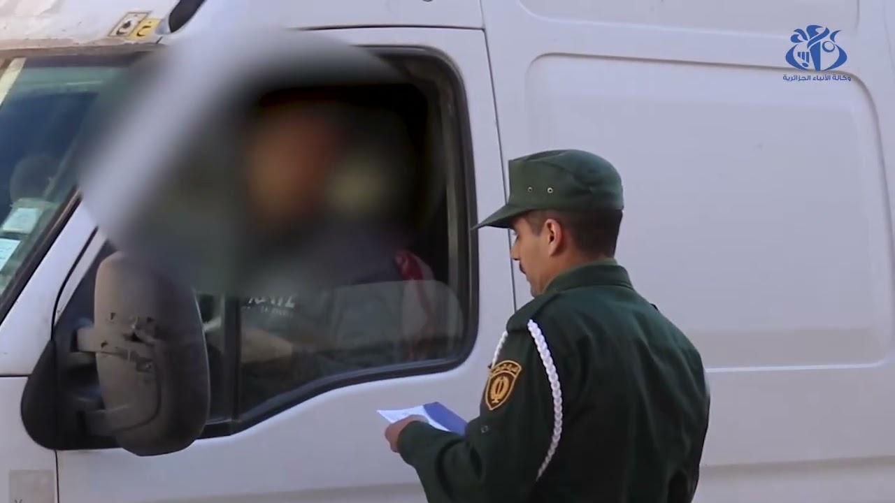 معسكر: توقيف شخص لقيامه بقيادة مركبته في الاتجاه المعاكس بالطريق السيار