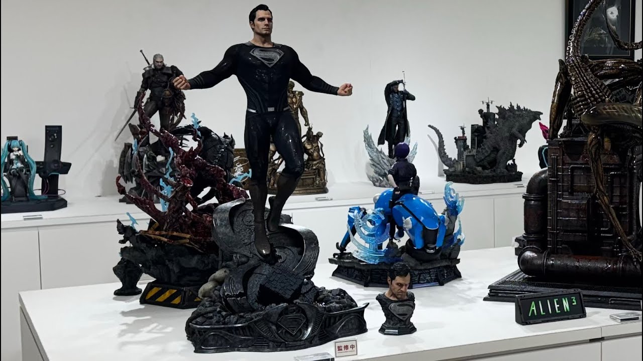 Short review of Black Recovery Suit Superman Elite Masterline Prime 1 Studio