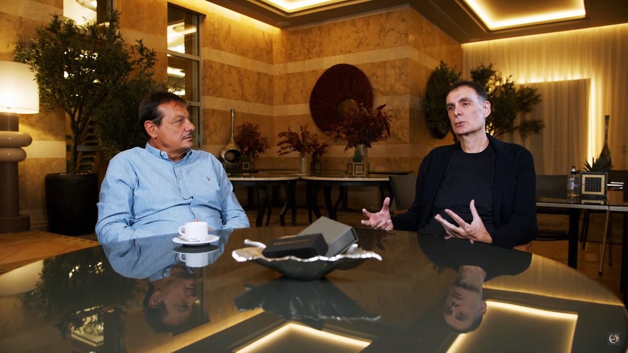 Ergin Ataman and Giorgos Bartzokas meet and chat about Olympiacos, Panathinaikos and Basketball