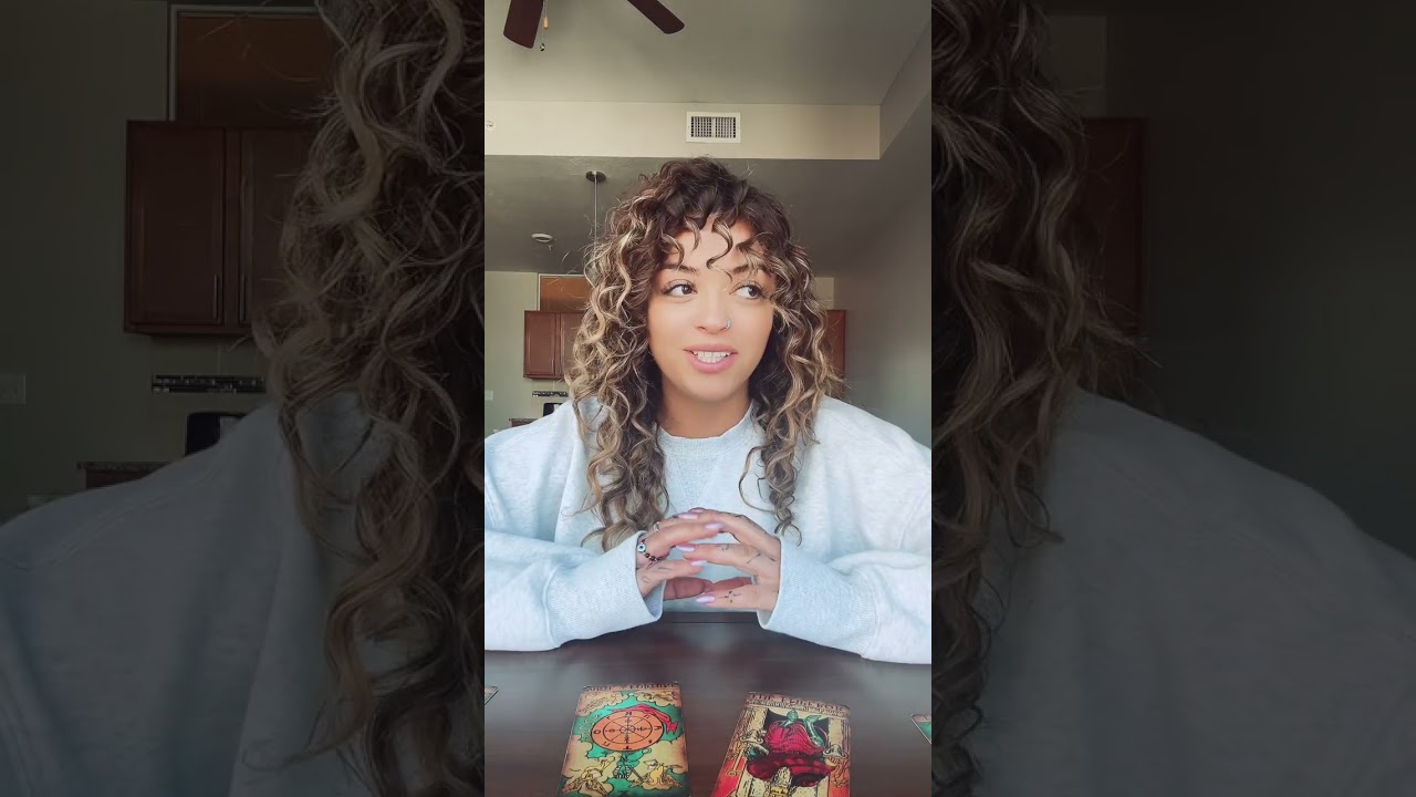 Tarot Reading meant to find you 🤍