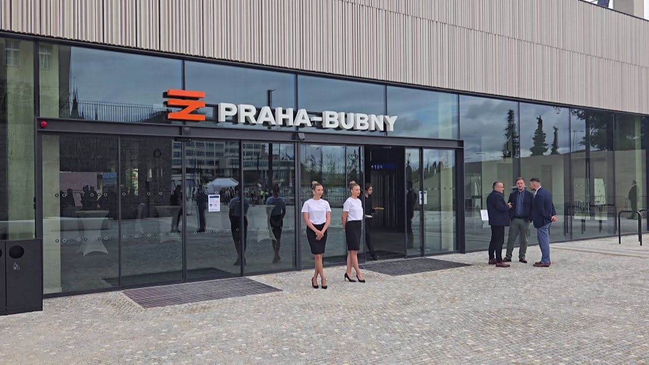Nové nádraží v Bubnech se otevírá: Projedou tudy stovky vlaků denně na Kralupy a Kladno